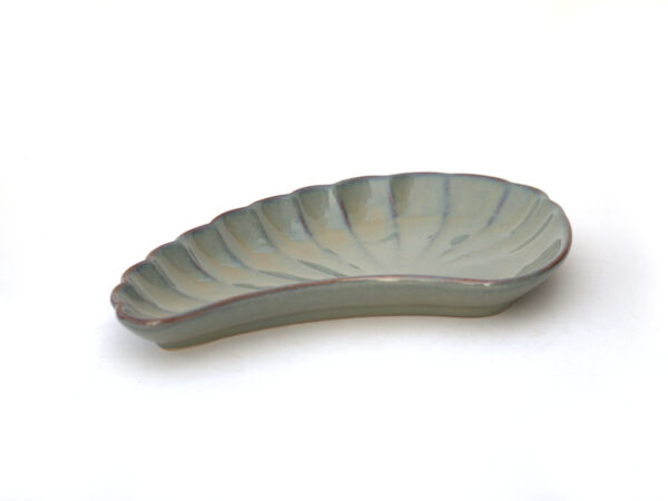 Stoneware Ceramic Feathered Shape Serving Platter - Quillora